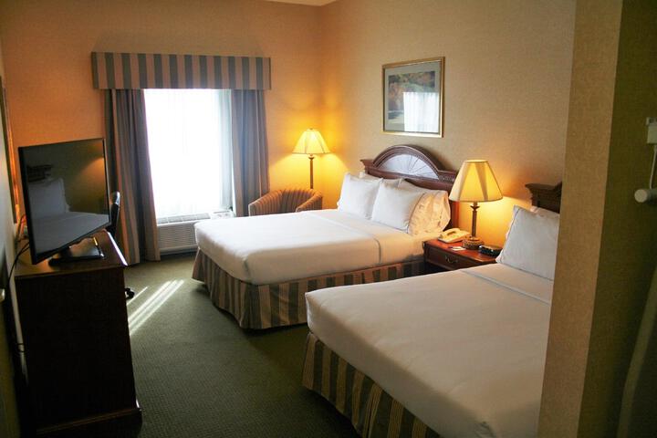 Standard Room, King or Two Doubles (2 of 2)