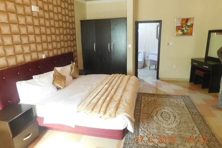 Room 4 of 35