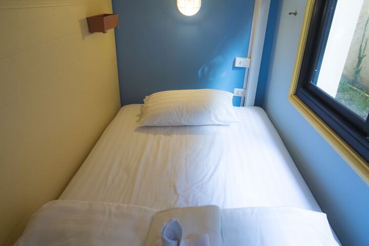 Room 27 of 66