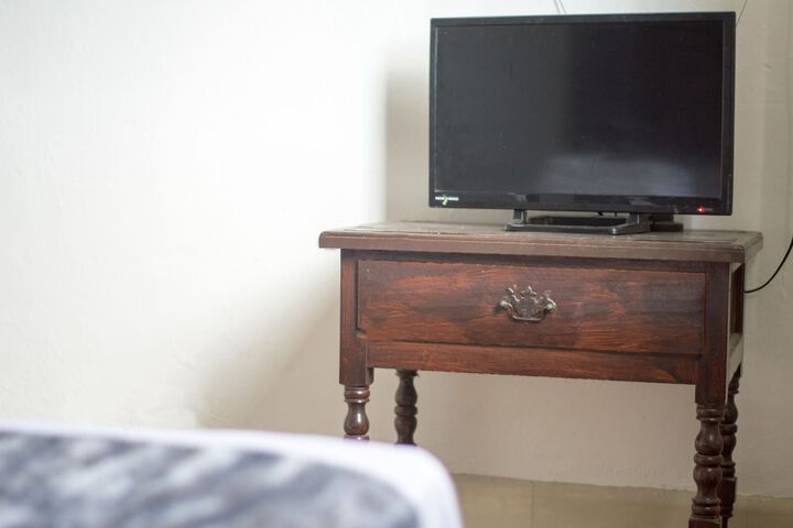 Room 4 of 18