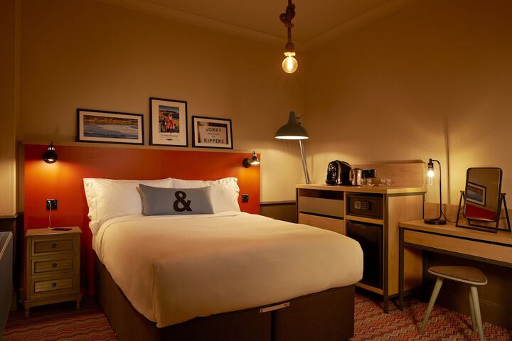 Room 12 of 60