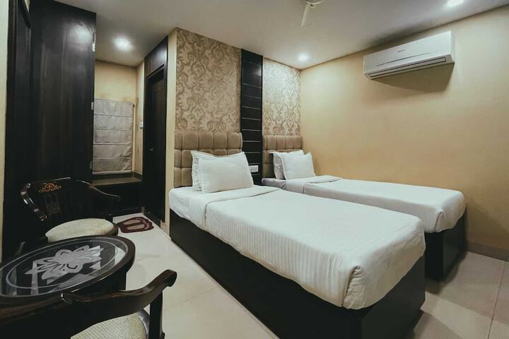 Room 26 of 53