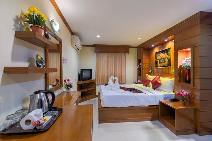 Room 16 of 33