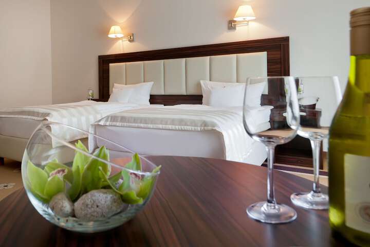 Room 10 of 40