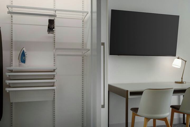 Room 7 of 38