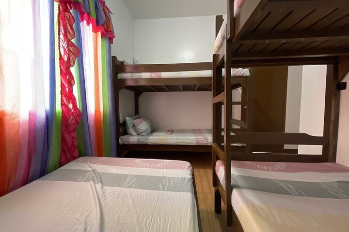Room 50 of 200