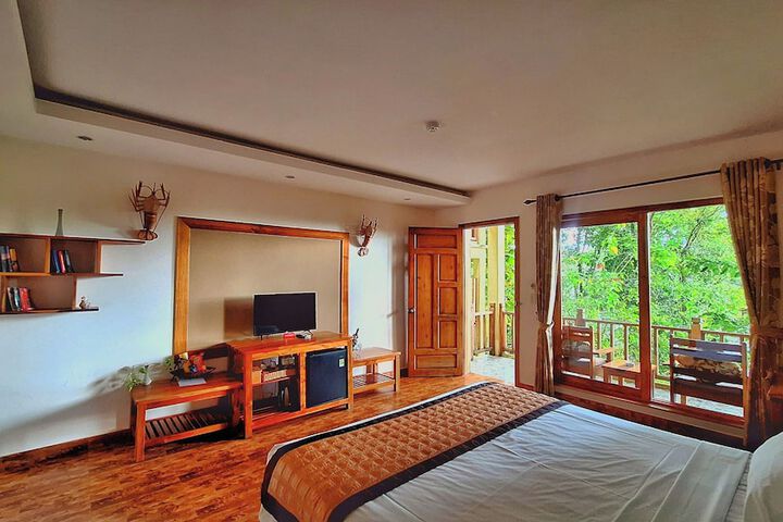 Room 5 of 124