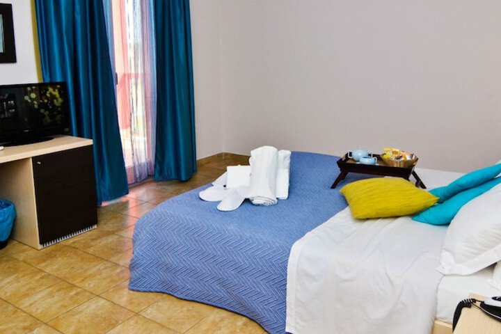 Room 7 of 34