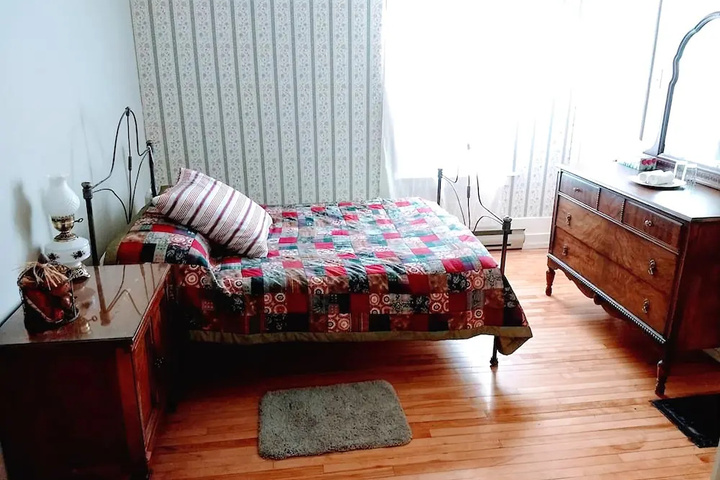 Room 2 of 12