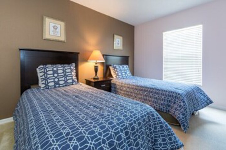 Room 25 of 29