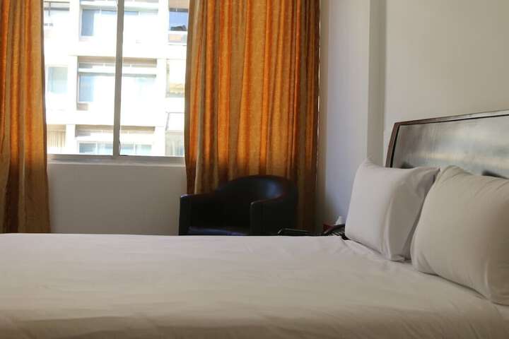 Room 17 of 34