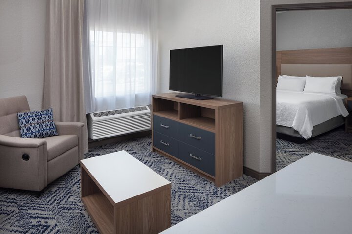Room 8 of 36