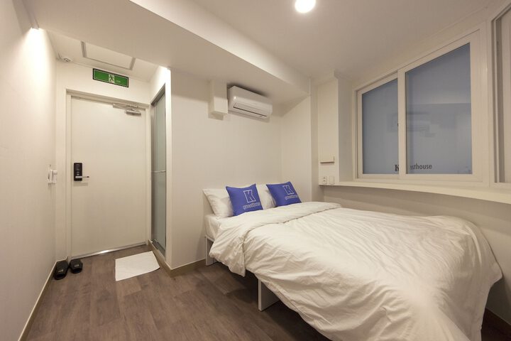 Room 13 of 43