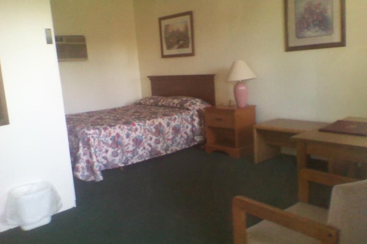 Room 12 of 24