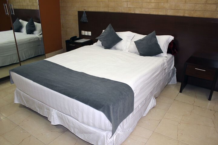 Room 5 of 47