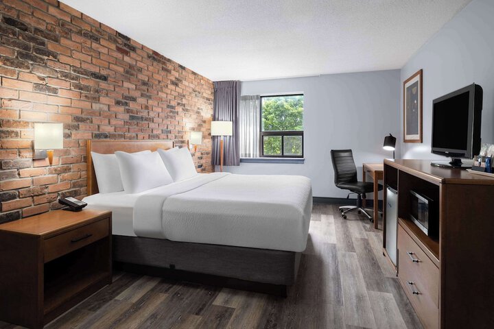 Room 19 of 53