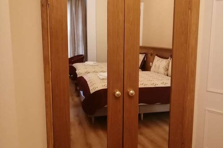 Room 39 of 77