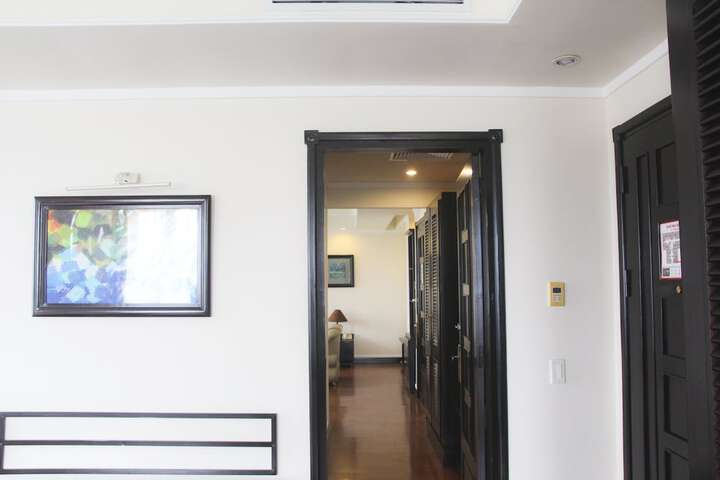 Room 8 of 151