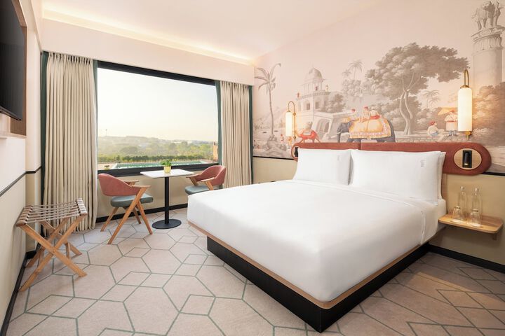 Room 5 of 92