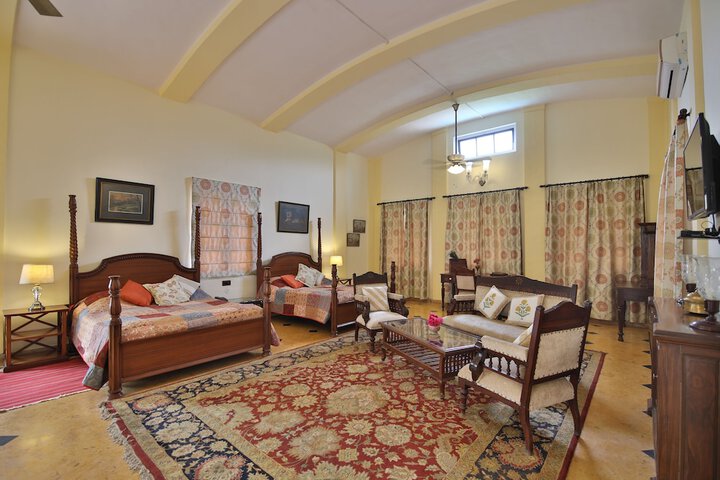 Room 10 of 60
