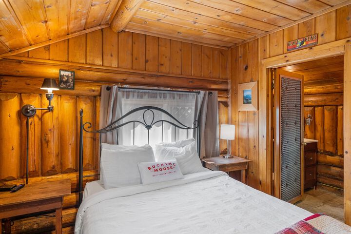 Room 21 of 143