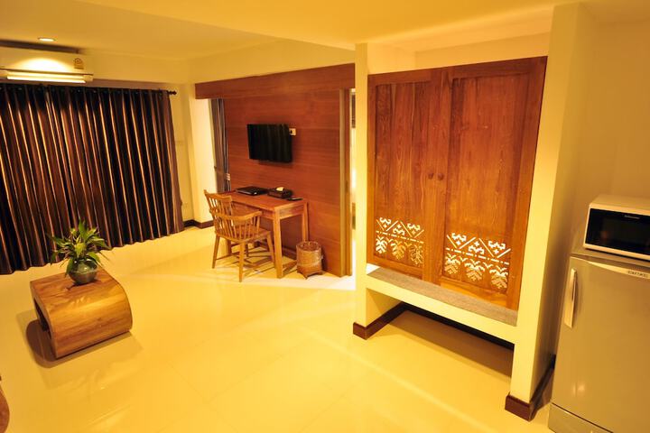 Room 52 of 77