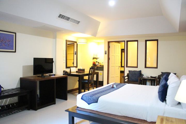 Room 10 of 40
