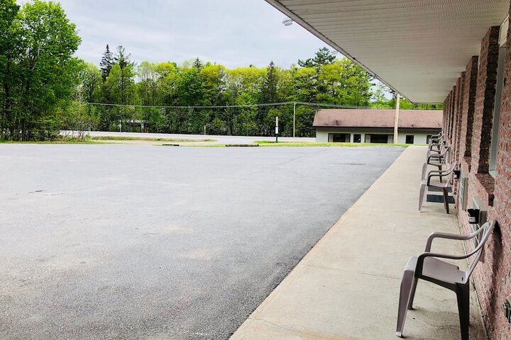 Property Grounds 33 of 39