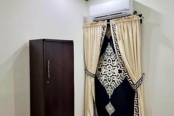 Room 9 of 20