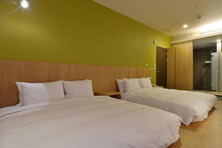 Room 21 of 46