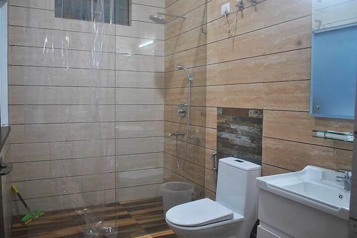 Room 9 of 27