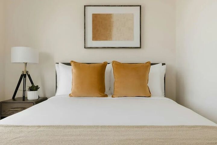 Room 4 of 19