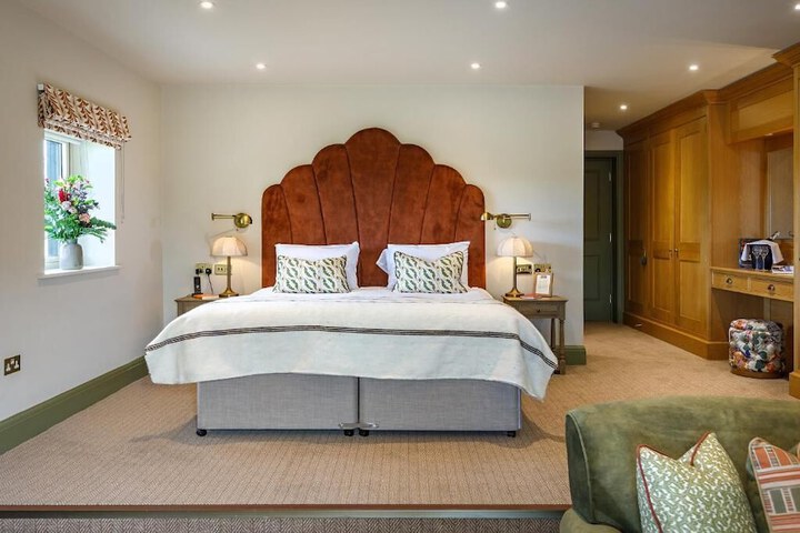 Room 10 of 37