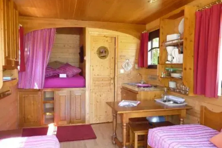 Room 4 of 22