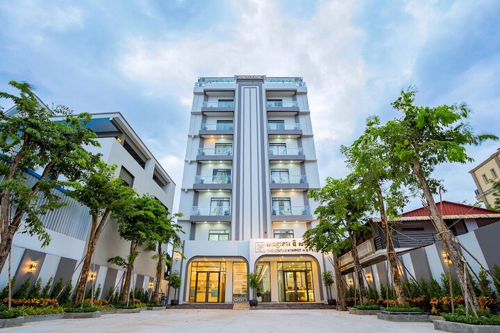 THE SQUARE KAMPOT HOTEL