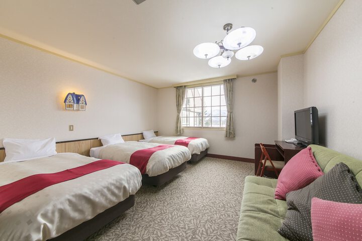 Room 13 of 72