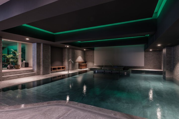 Pool 54 of 71