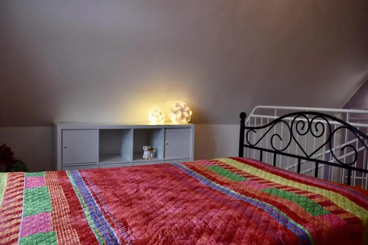 Room 4 of 11
