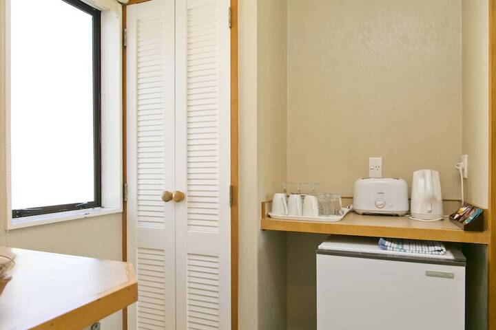 Room 11 of 52