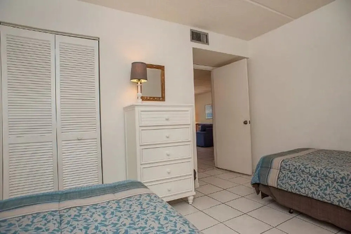 Room 5 of 13