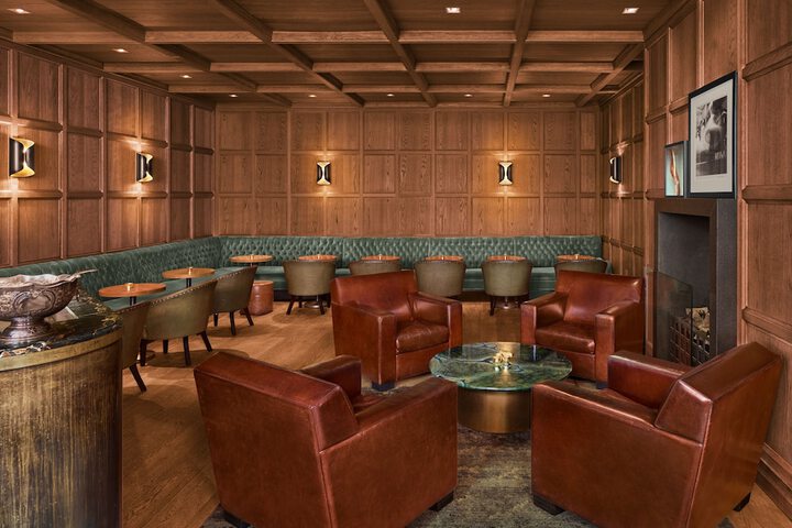 Lounge 124 of 139
