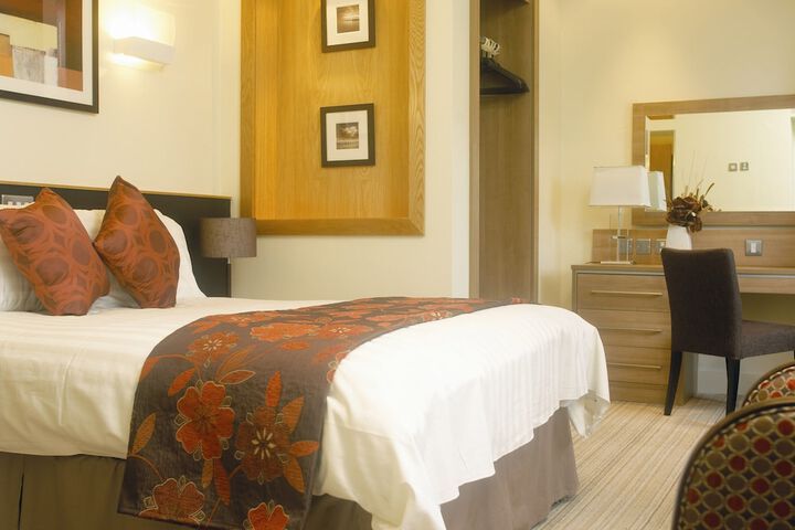 Room 14 of 30