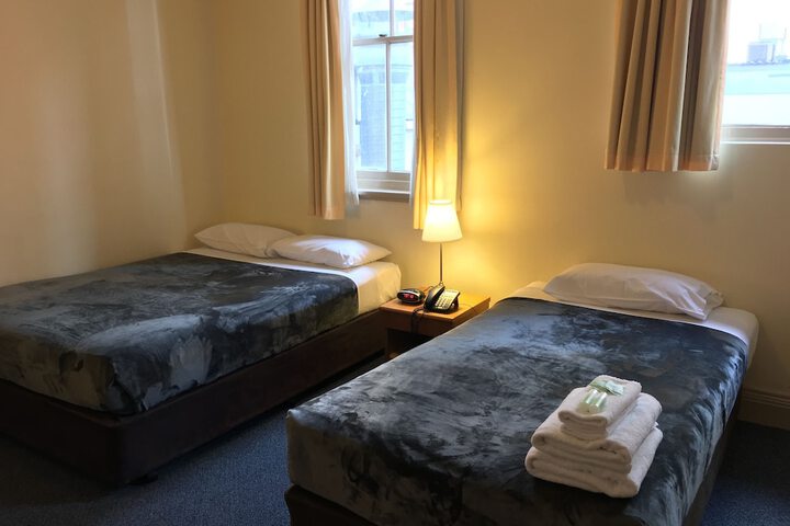 Room 16 of 73