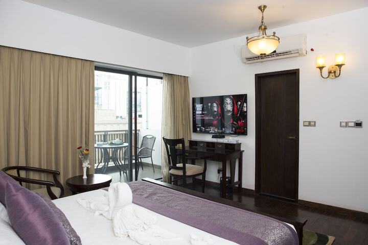 Room 15 of 37