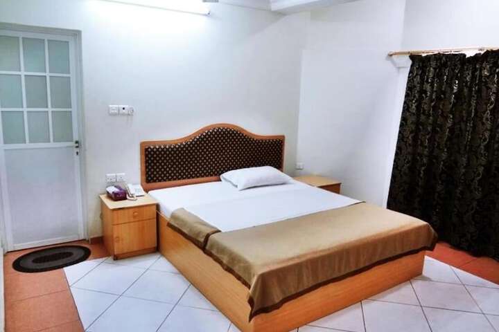 Room 15 of 25