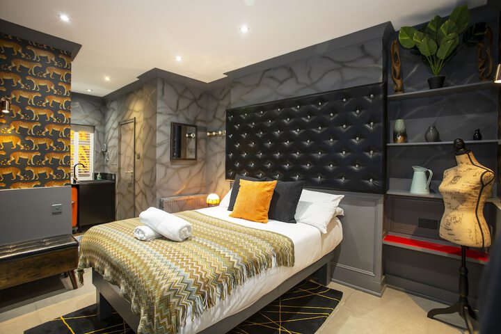 Room 53 of 344