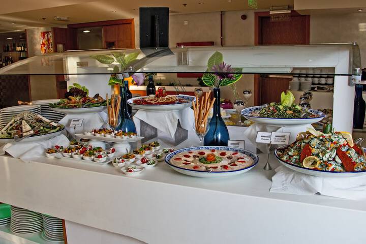 Dining 44 of 66