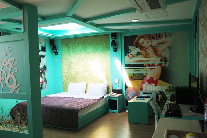 Room 58 of 84
