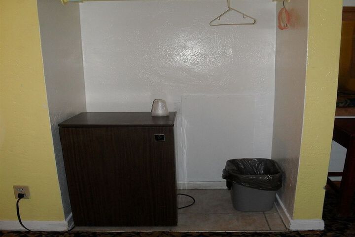 Room 52 of 62