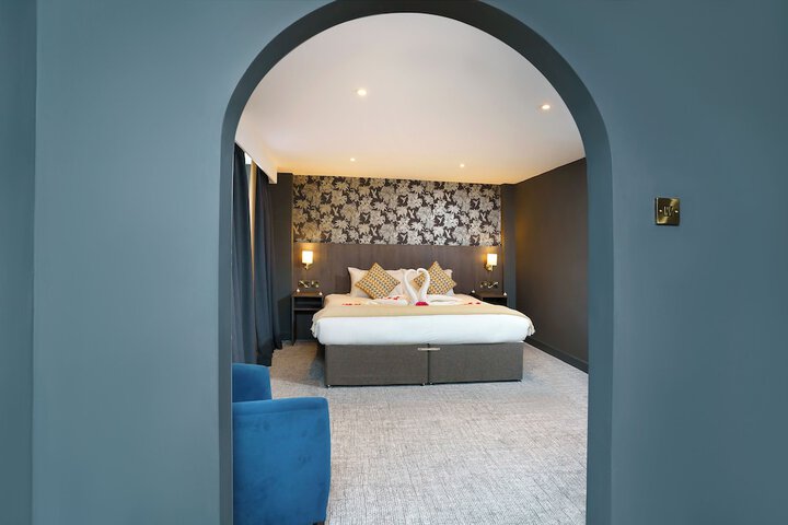 Room 31 of 295